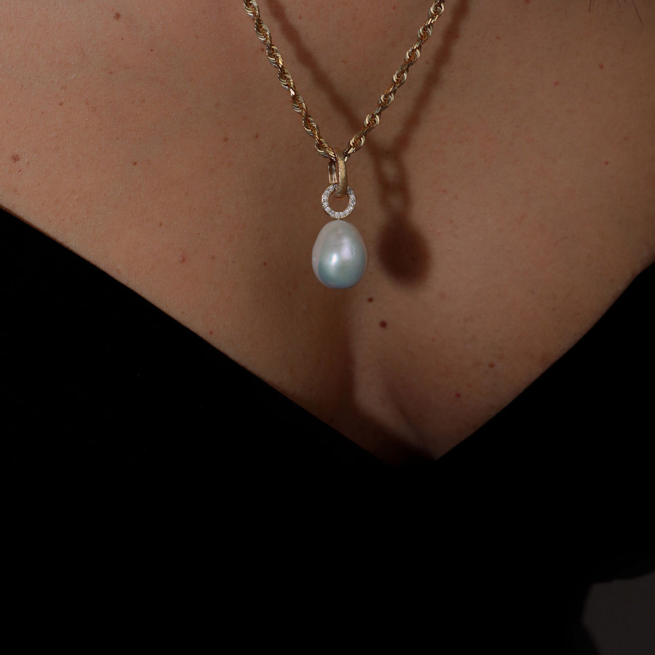 HARLOW BAROQUE PEARL